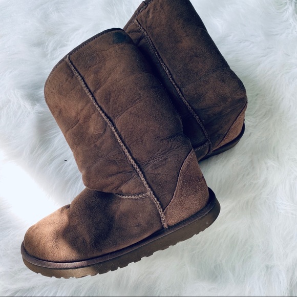Ugg Classic Boots - Picture 6 of 10
